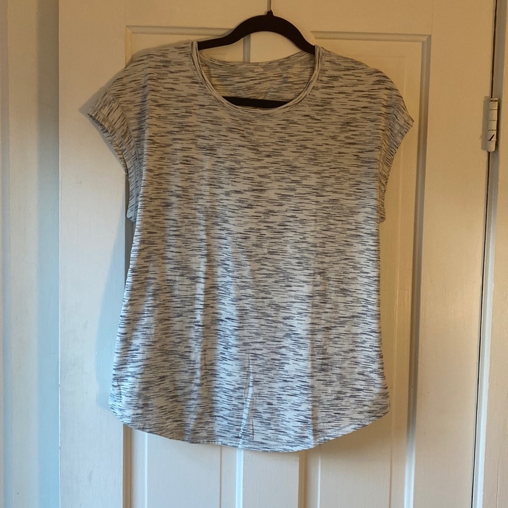 Lululemon short sleeve workout tee- size 10